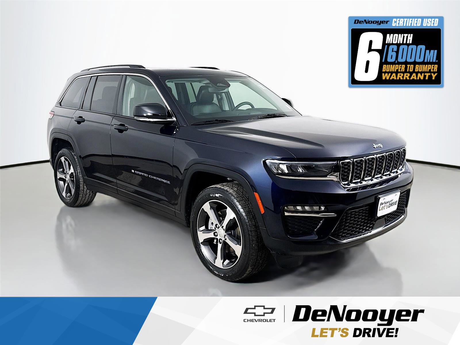 Used 2023 Jeep Grand Cherokee 4WD 4xe image 1