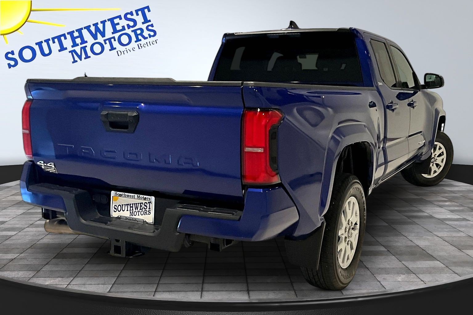 Used 2024 Toyota Tacoma SR5 AWD/4WD image 7