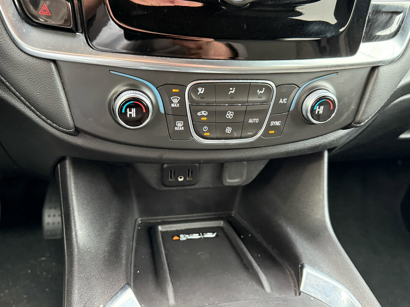 Used 2023 Chevrolet Traverse LT image 21