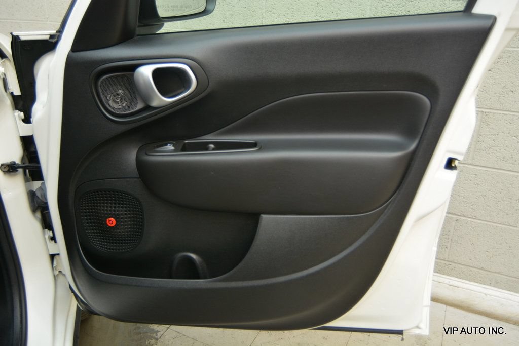 Used 2015 FIAT 500L Trekking FWD image 12