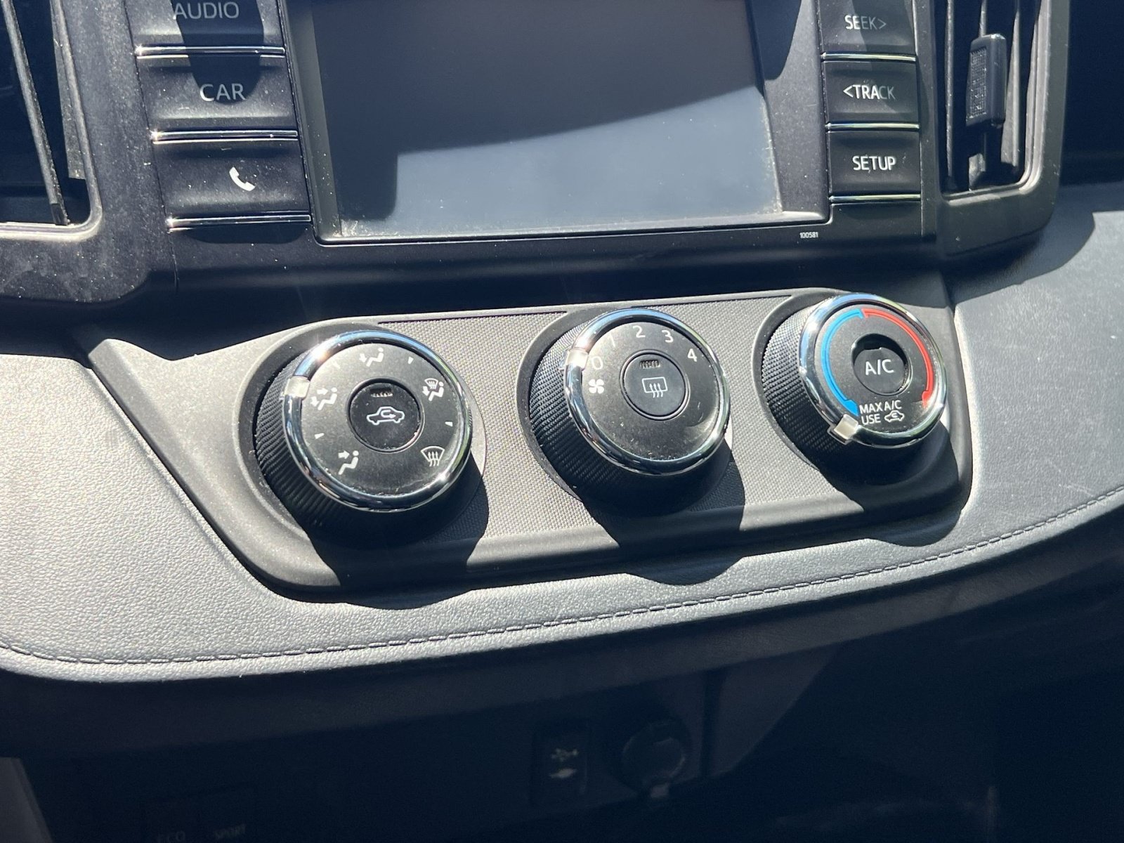 Used 2016 Toyota RAV4 LE FWD image 16