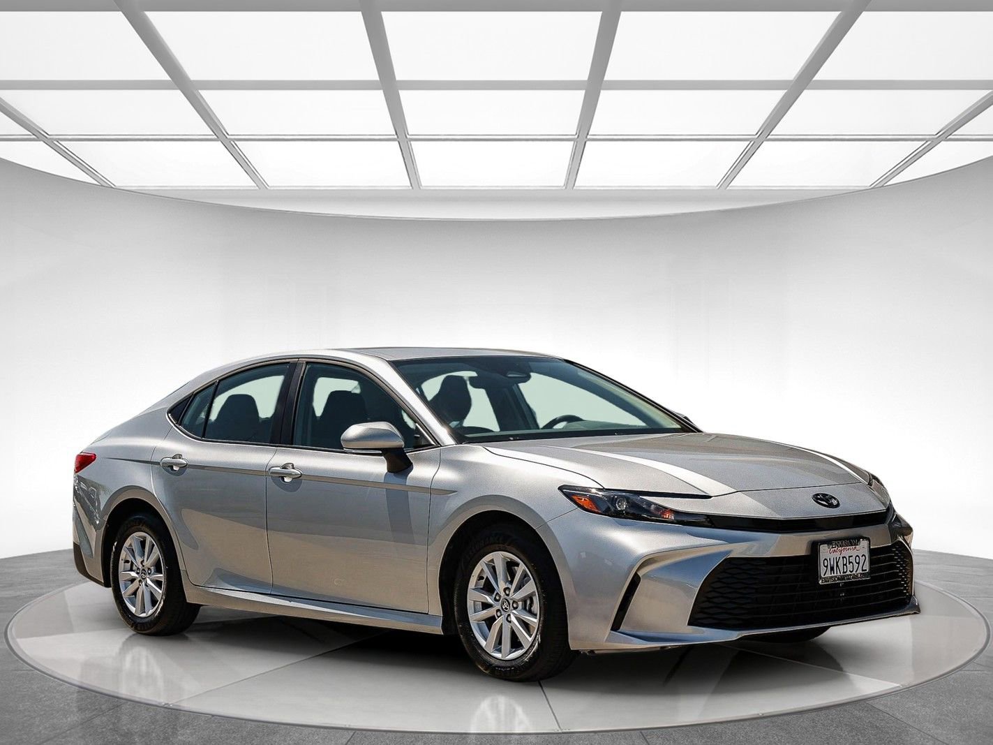 Used 2026 Toyota Camry LE w/ Convenience Package FWD image 5