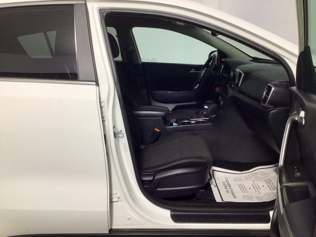 Used 2017 Kia Sportage LX w/ LX Popular Package image 31