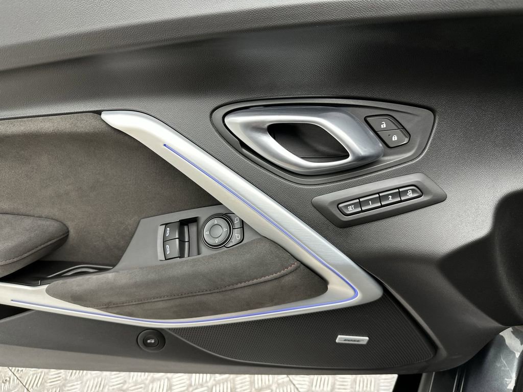 Used 2018 Chevrolet Camaro ZL1 image 13