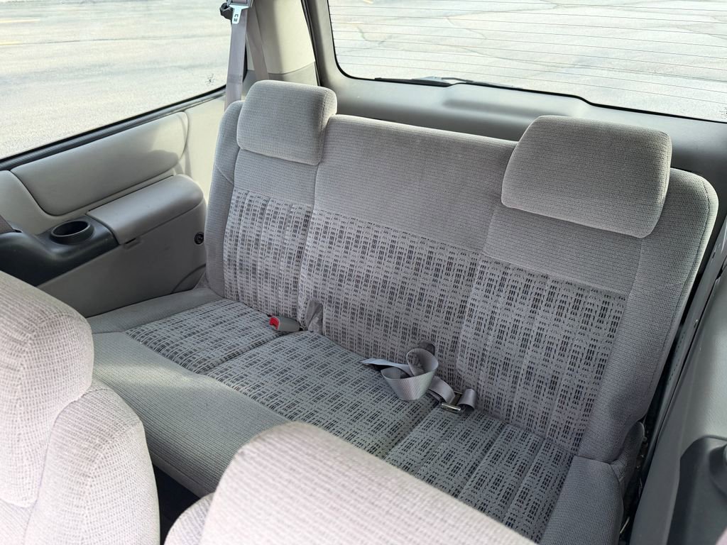 Used 2004 Chevrolet Venture LS w/ Easy Order Package FWD image 5