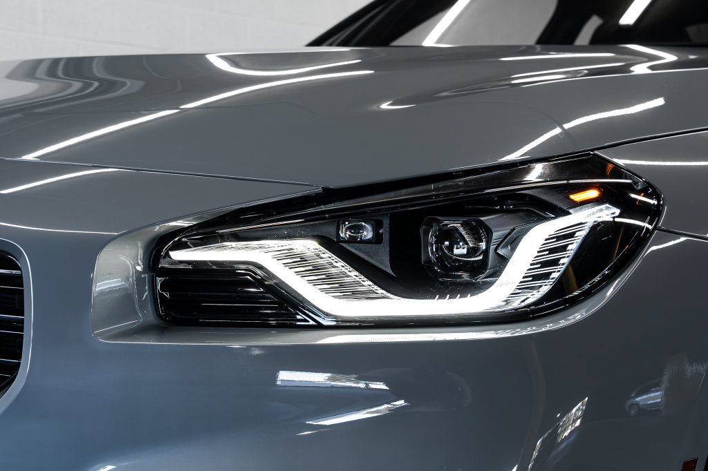 Used 2024 BMW M2 w/ Lighting Package RWD image 9