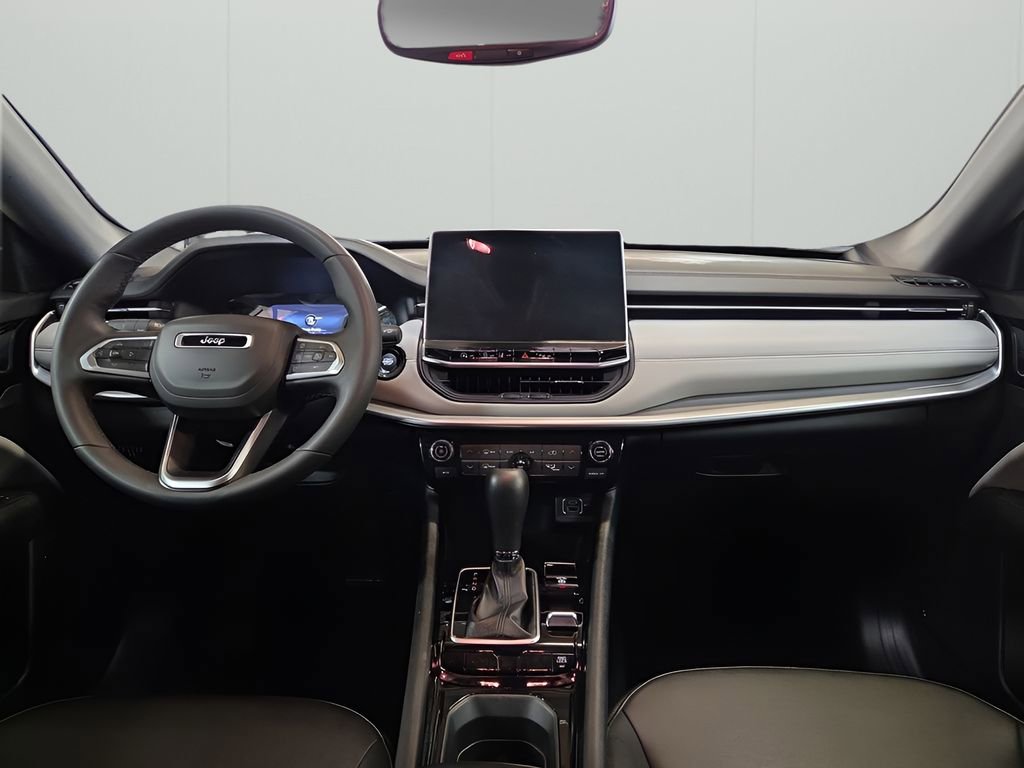 Used 2025 Jeep Compass Limited image 12