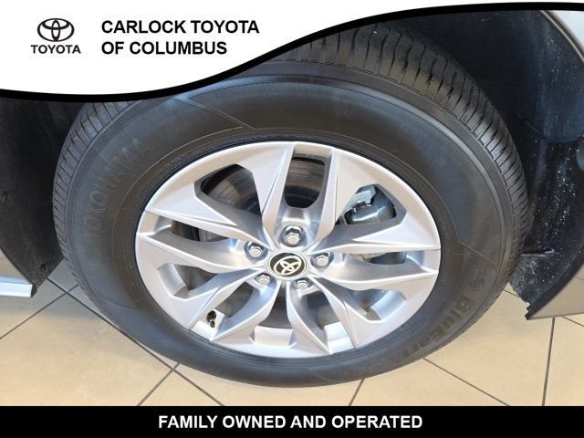 Used 2026 Toyota Sienna XLE FWD image 10