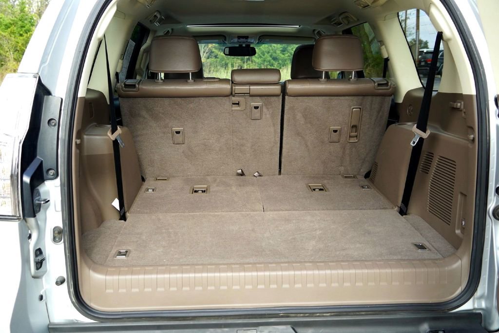 Used 2017 Lexus GX 460 image 32