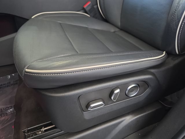 Certified 2023 Cadillac Escalade Premium Luxury AWD/4WD image 29