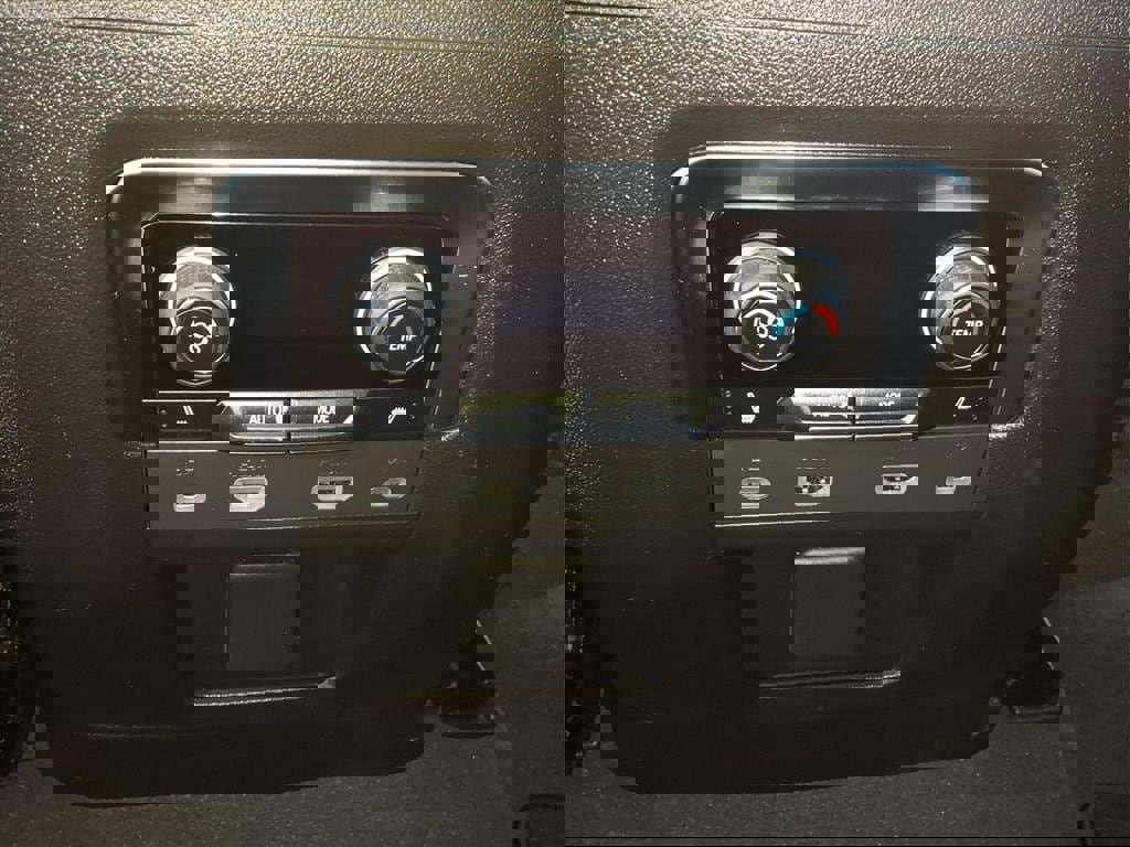 Used 2023 Chevrolet Tahoe Z71 w/ Luxury Package image 15