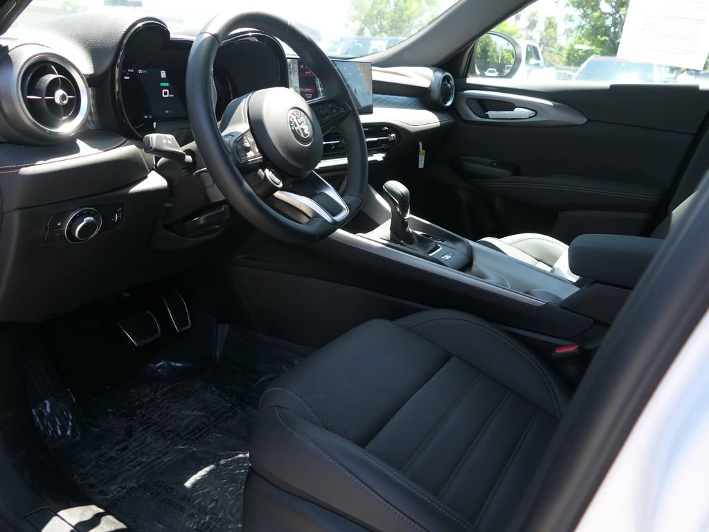Used 2025 Alfa Romeo Tonale w/ Premium Package AWD/4WD image 10