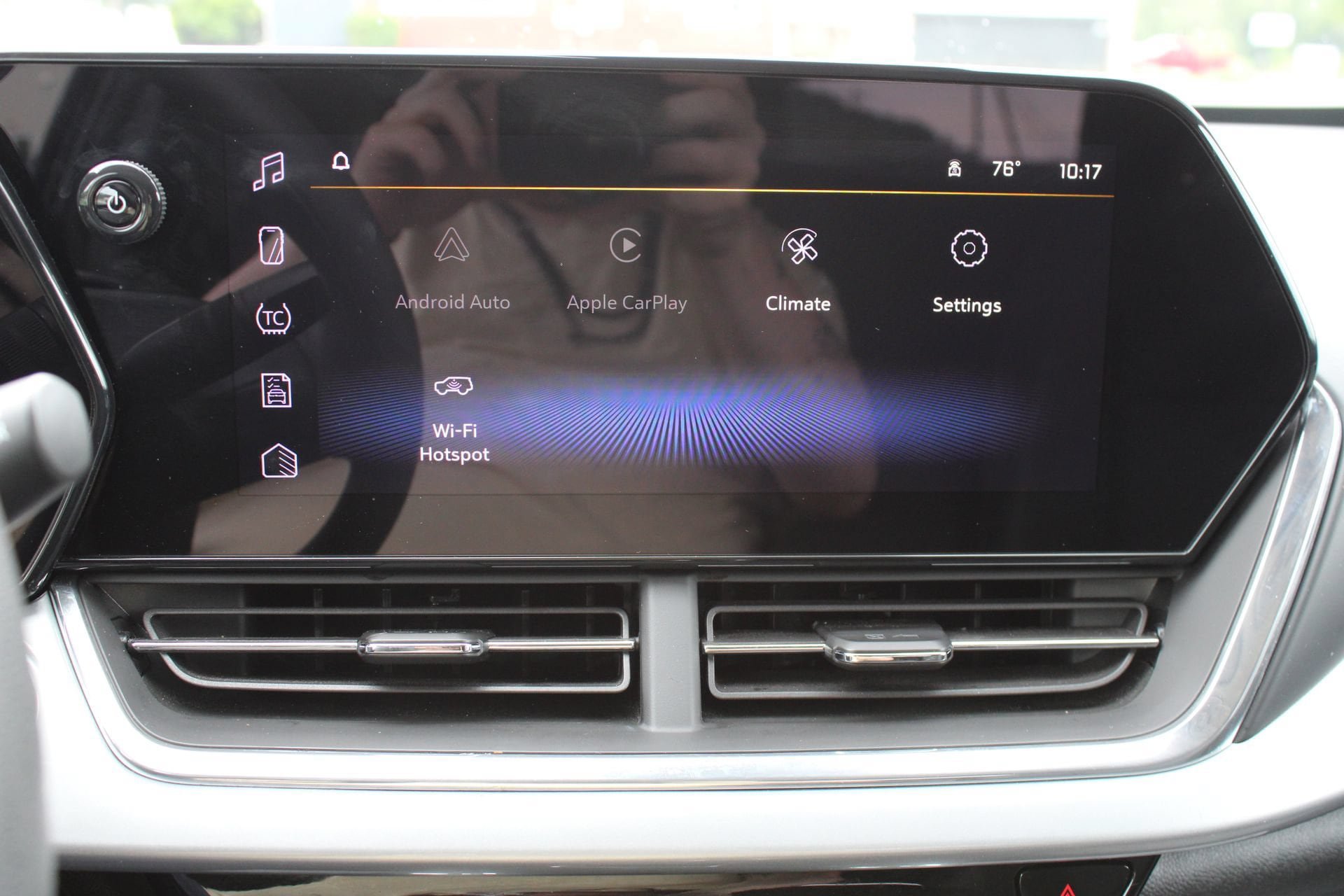Used 2025 Chevrolet Trax LT FWD image 37