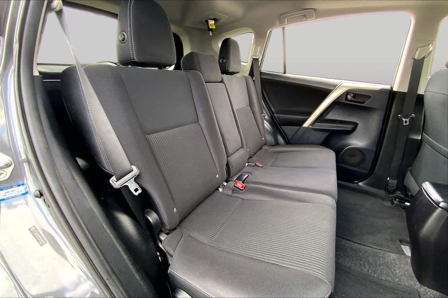 Used 2013 Toyota RAV4 XLE FWD image 19