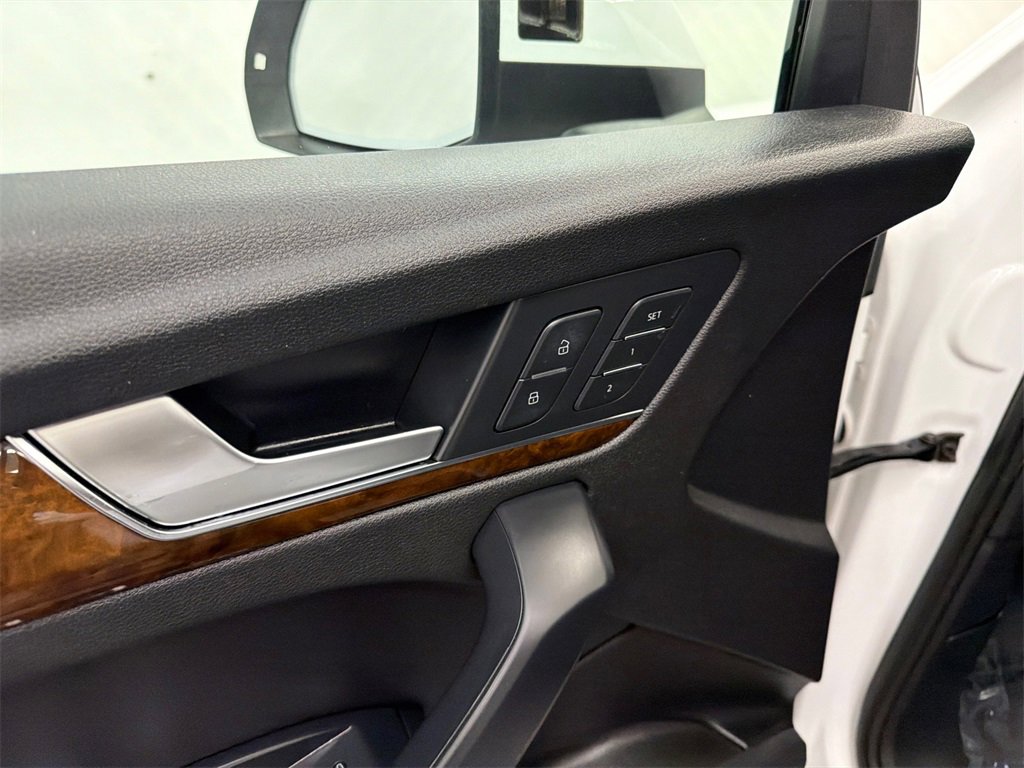 Used 2018 Audi Q5 2.0T Premium Plus w/ Premium Plus Package image 12