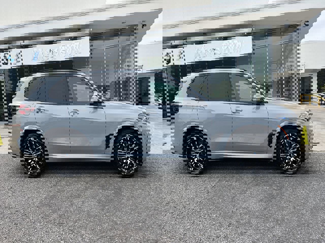 Certified 2024 BMW X5 xDrive40i w/ M Sport Package image 9