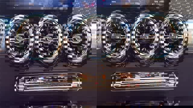 Certified 2025 Mercedes-Benz GLB 250 4MATIC image 22