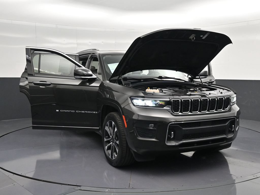 Used 2021 Jeep Grand Cherokee L Overland w/ Luxury Tech Group IV AWD/4WD image 36