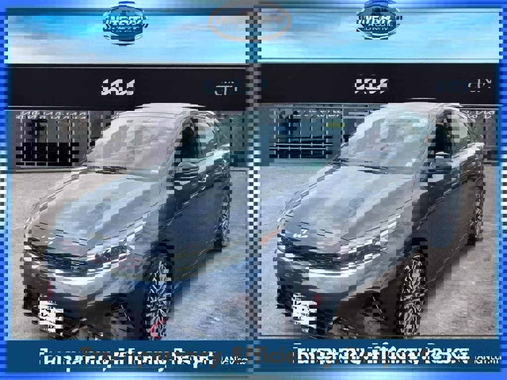 Used 2023 Kia Forte GT image 4