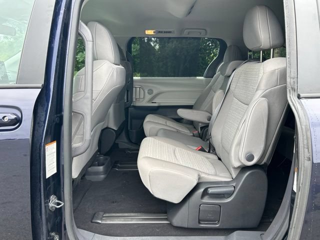 Certified 2023 Toyota Sienna LE FWD image 21