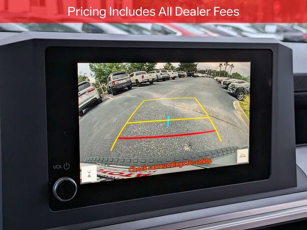 Used 2025 Toyota 4Runner SR5 AWD/4WD image 23