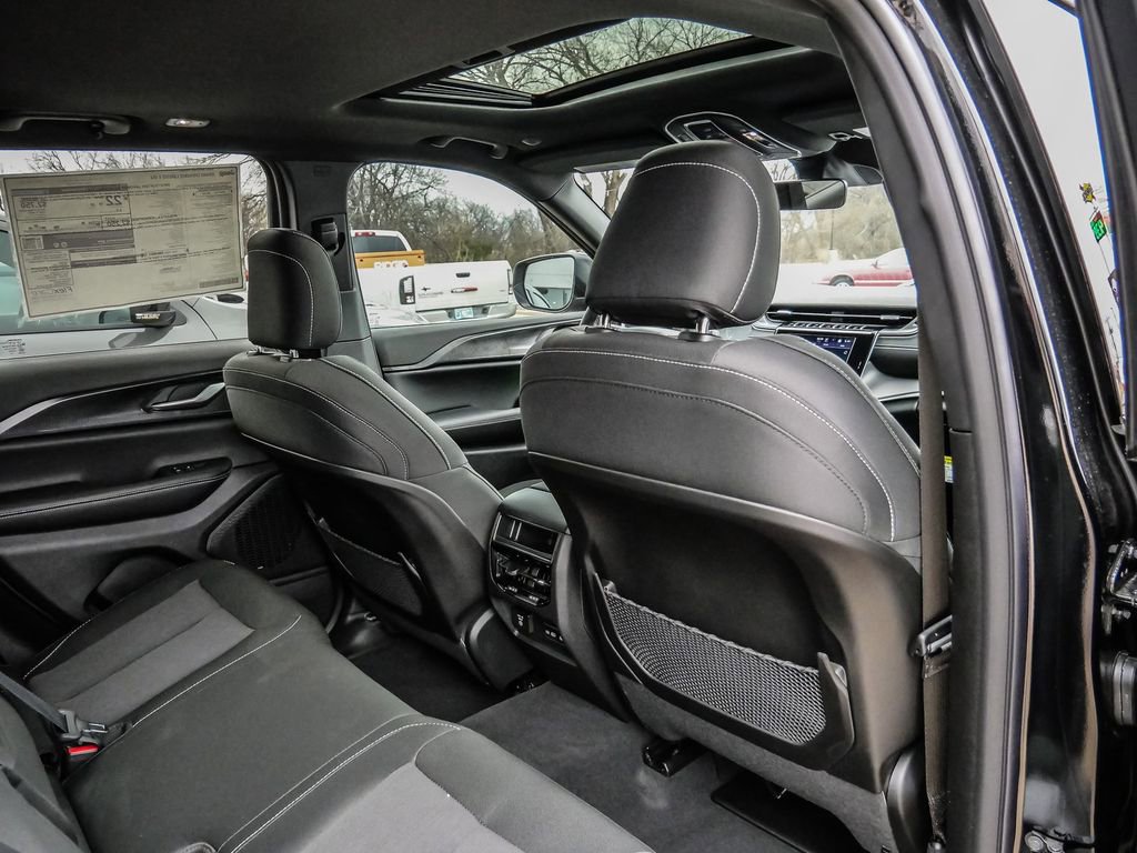 New 2026 Jeep Grand Cherokee Laredo X AWD/4WD image 17
