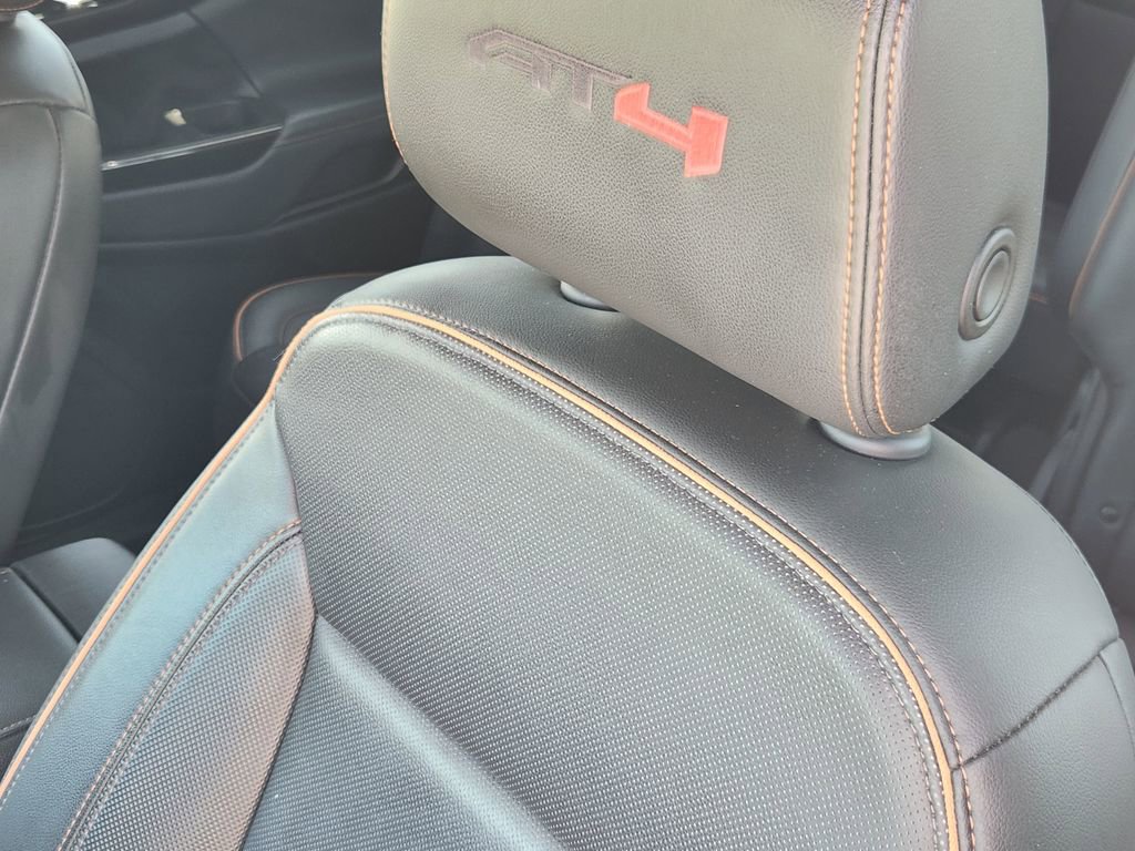 Used 2023 GMC Acadia AT4 w/ Technology Package image 15