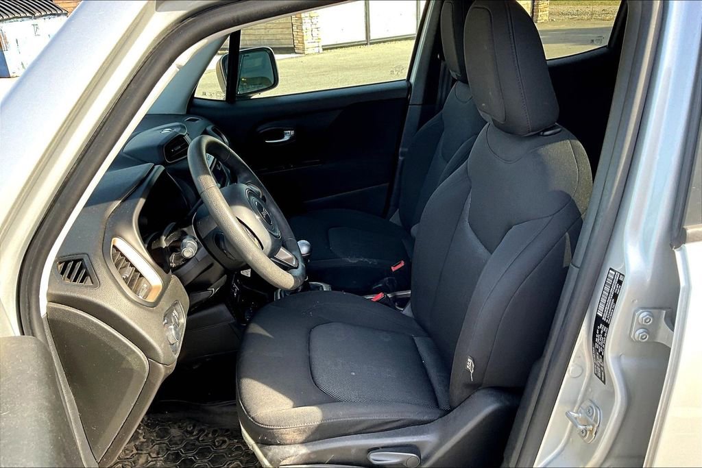 Used 2016 Jeep Renegade Sport w/ Power & Air Group FWD image 16