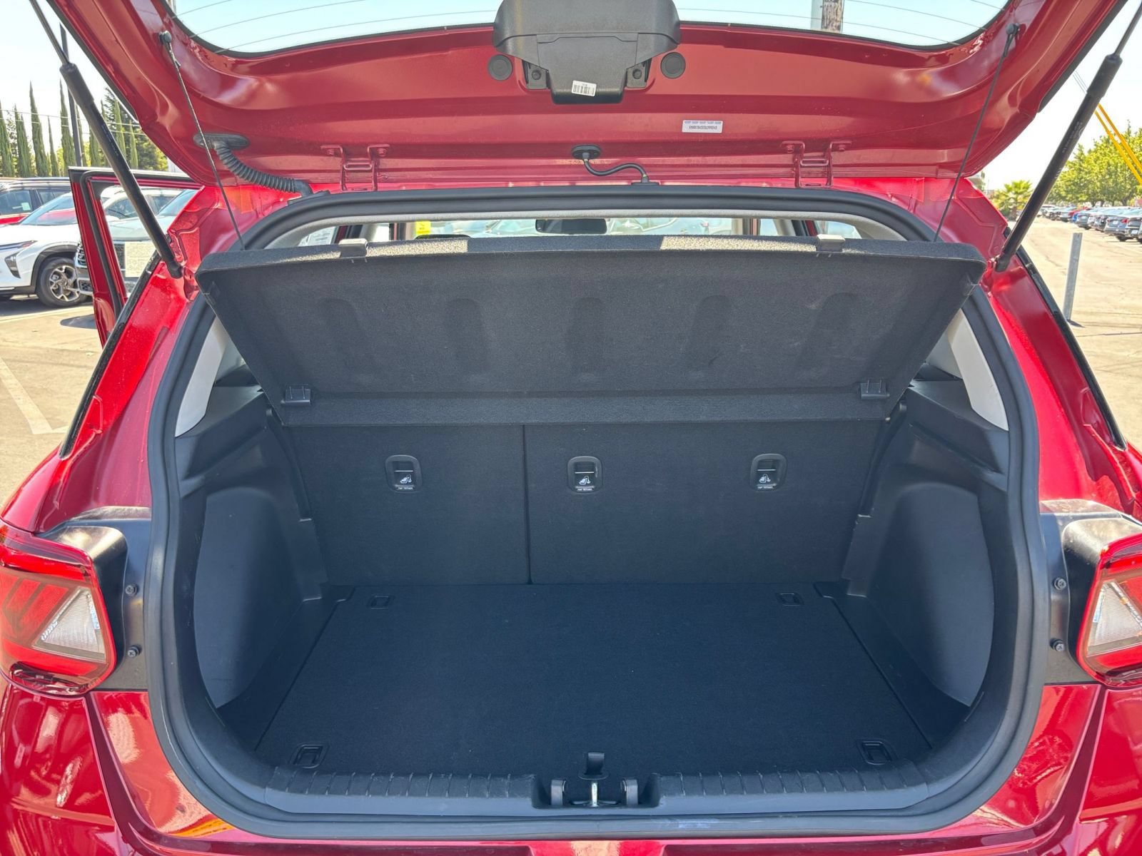 Used 2025 Hyundai Venue SEL FWD image 31