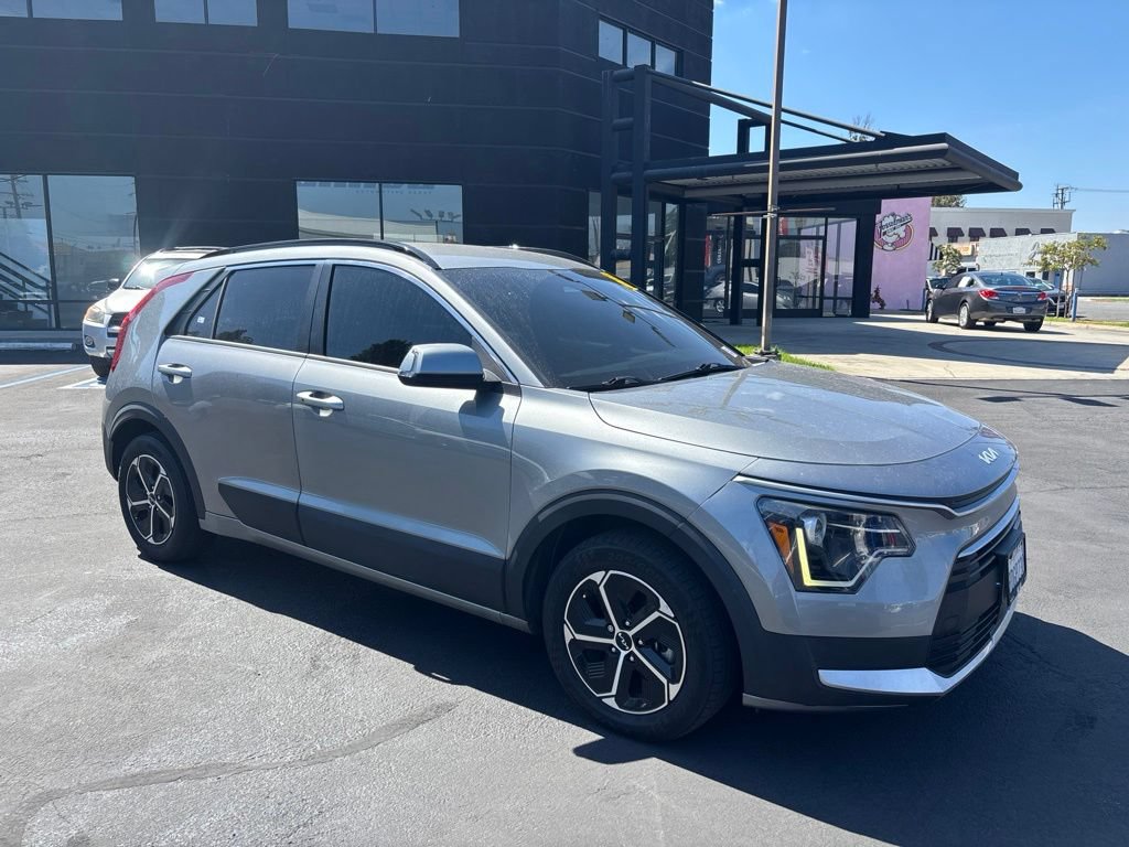 Used 2023 Kia Niro EX FWD image 2