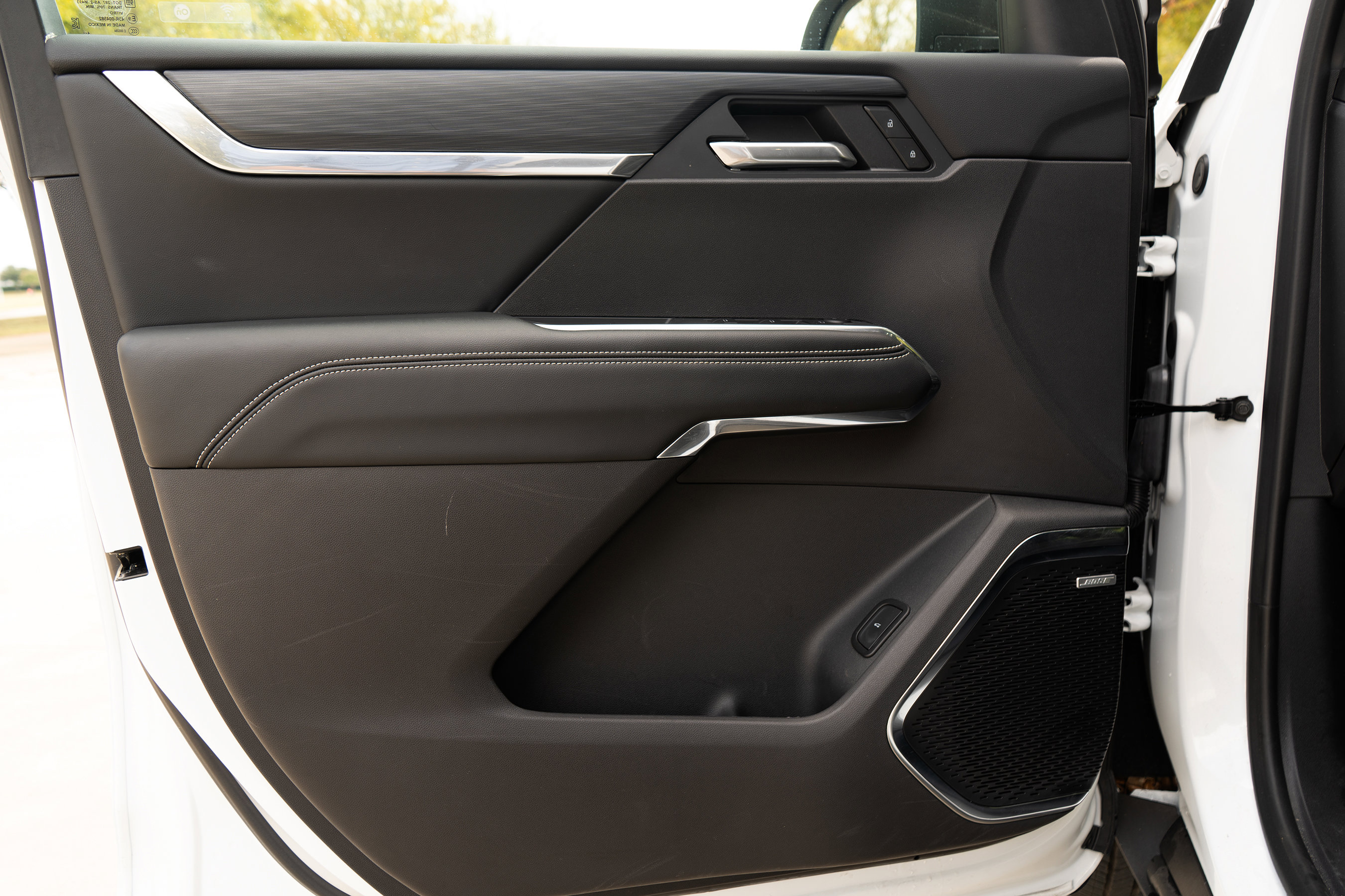 Used 2025 GMC Acadia Elevation image 34