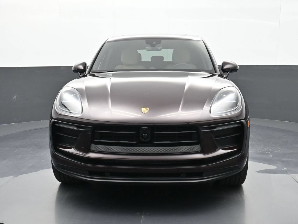 Certified 2026 Porsche Macan AWD/4WD image 32