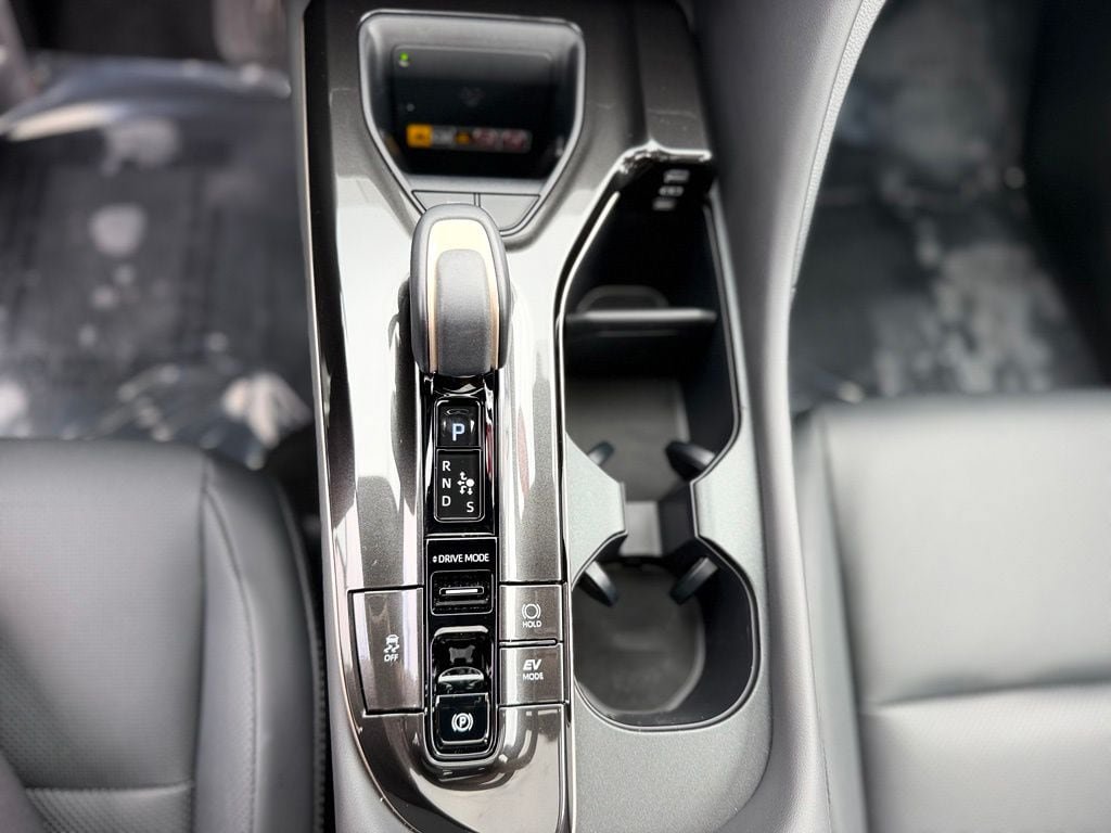 Used 2026 Toyota Crown Signia w/ Advanced Technology Package AWD/4WD image 17