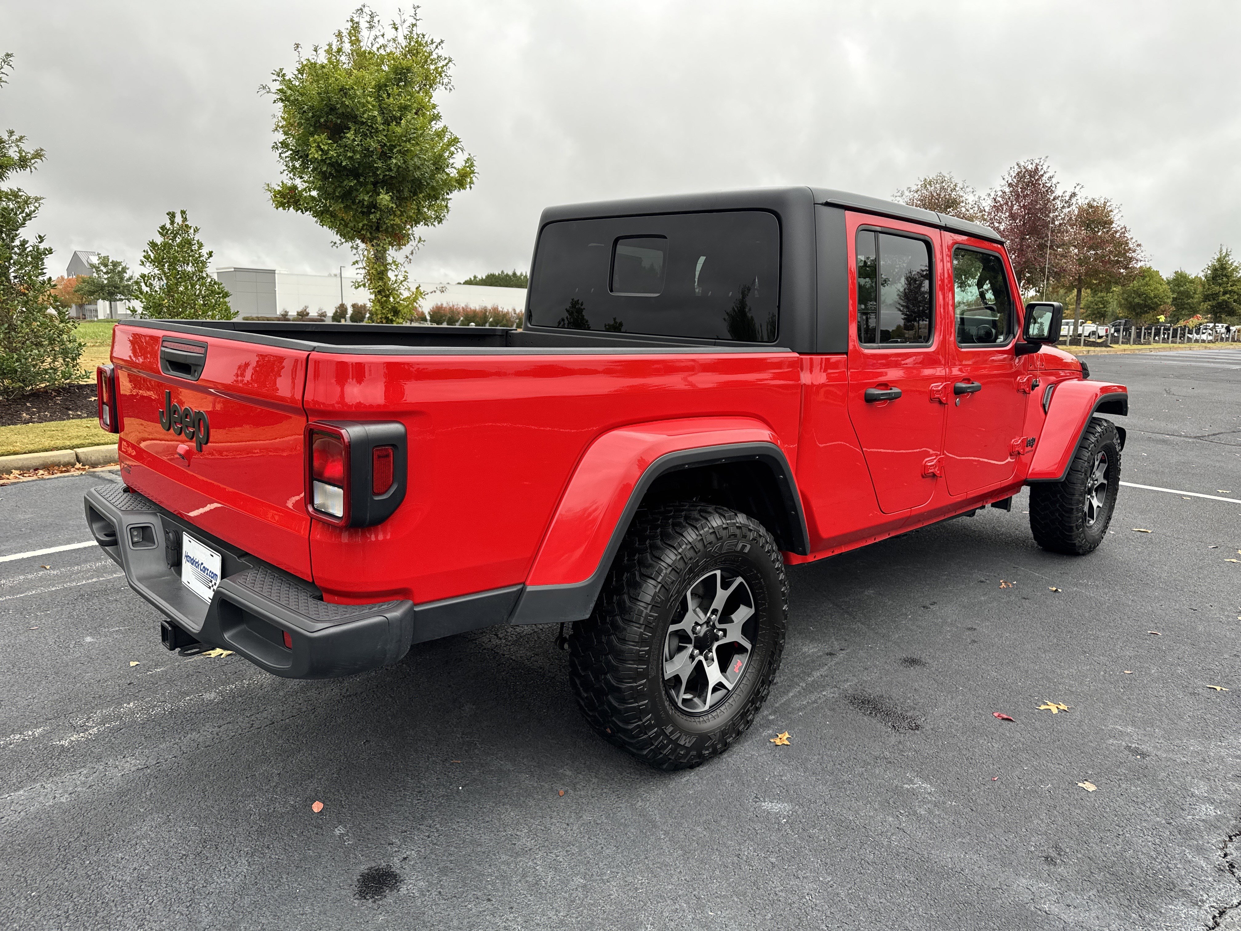 Used 2023 Jeep Gladiator Sport image 9