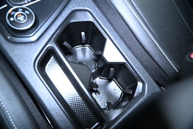 Used 2022 Volkswagen Tiguan SE image 28