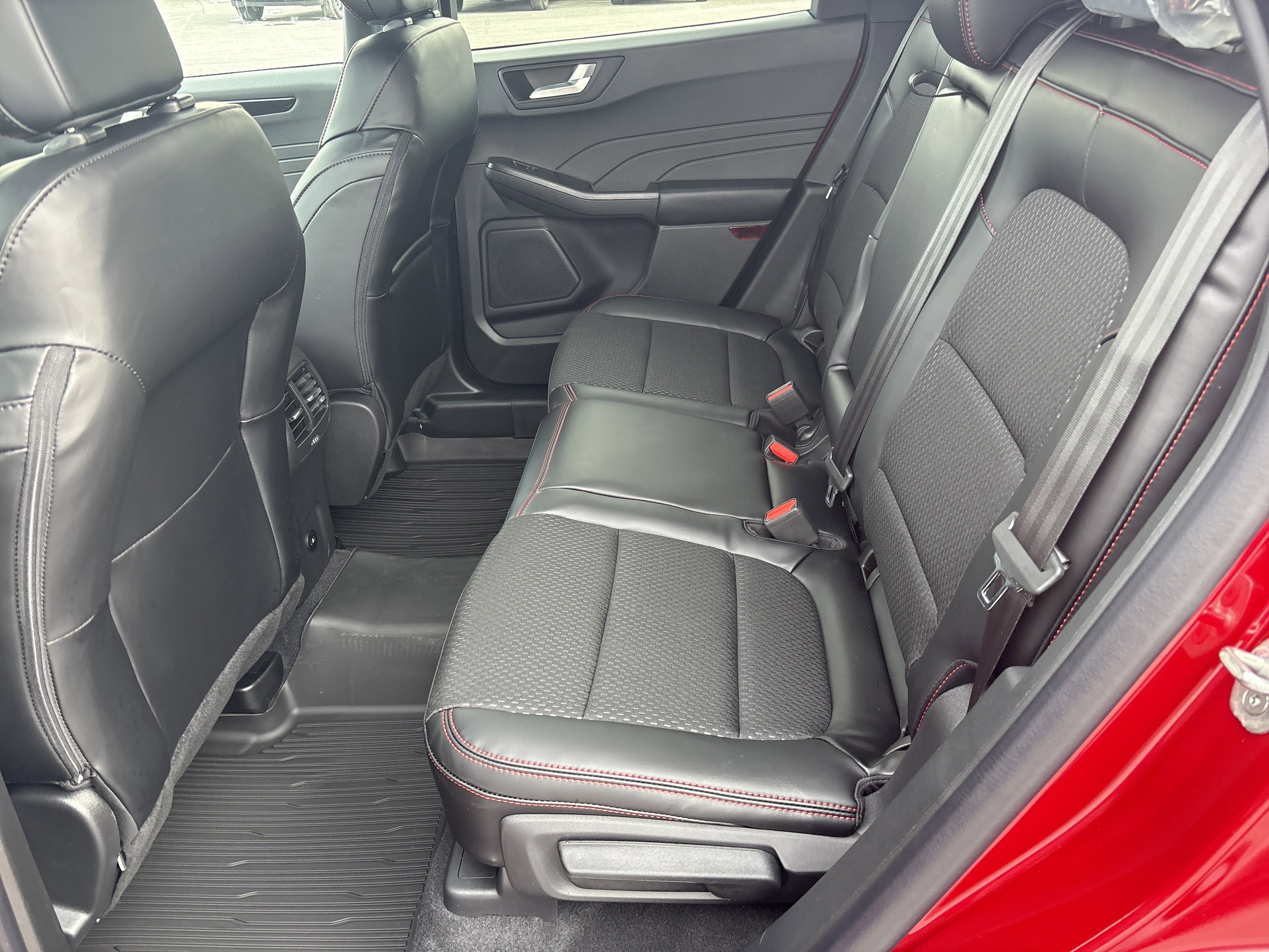 New 2026 Ford Escape ST-Line w/ Tech Pack #1 AWD/4WD image 13