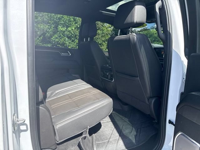 Used 2024 Chevrolet Silverado 2500 High Country w/ High Country Premium Package AWD/4WD image 40
