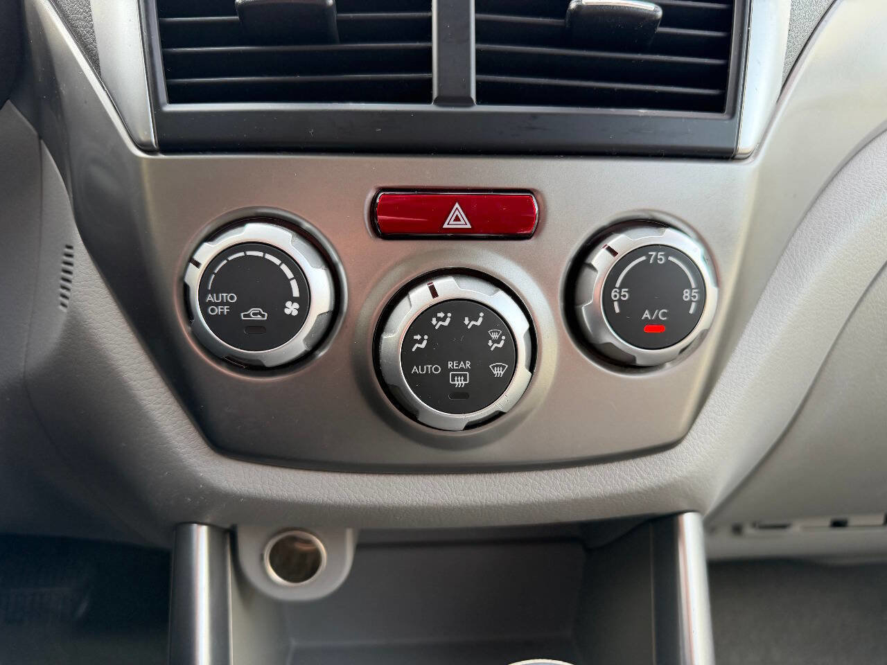 Used 2009 Subaru Forester 2.5X Limited image 19