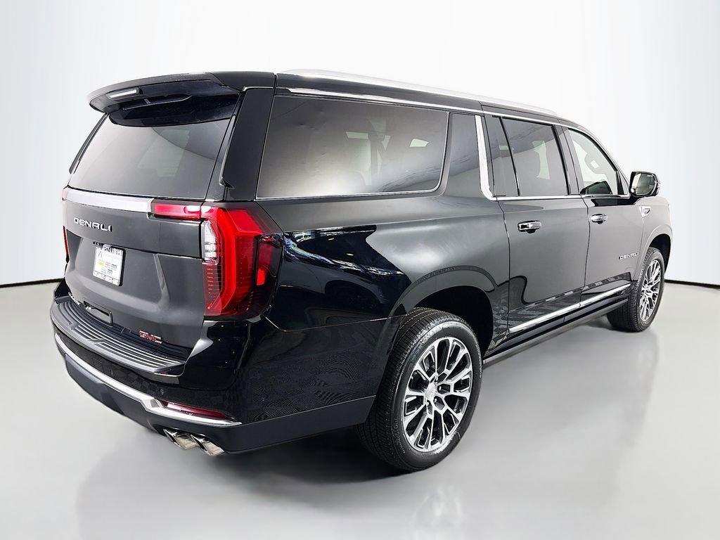 Used 2025 GMC Yukon XL Denali w/ Denali Reserve Package AWD/4WD image 7