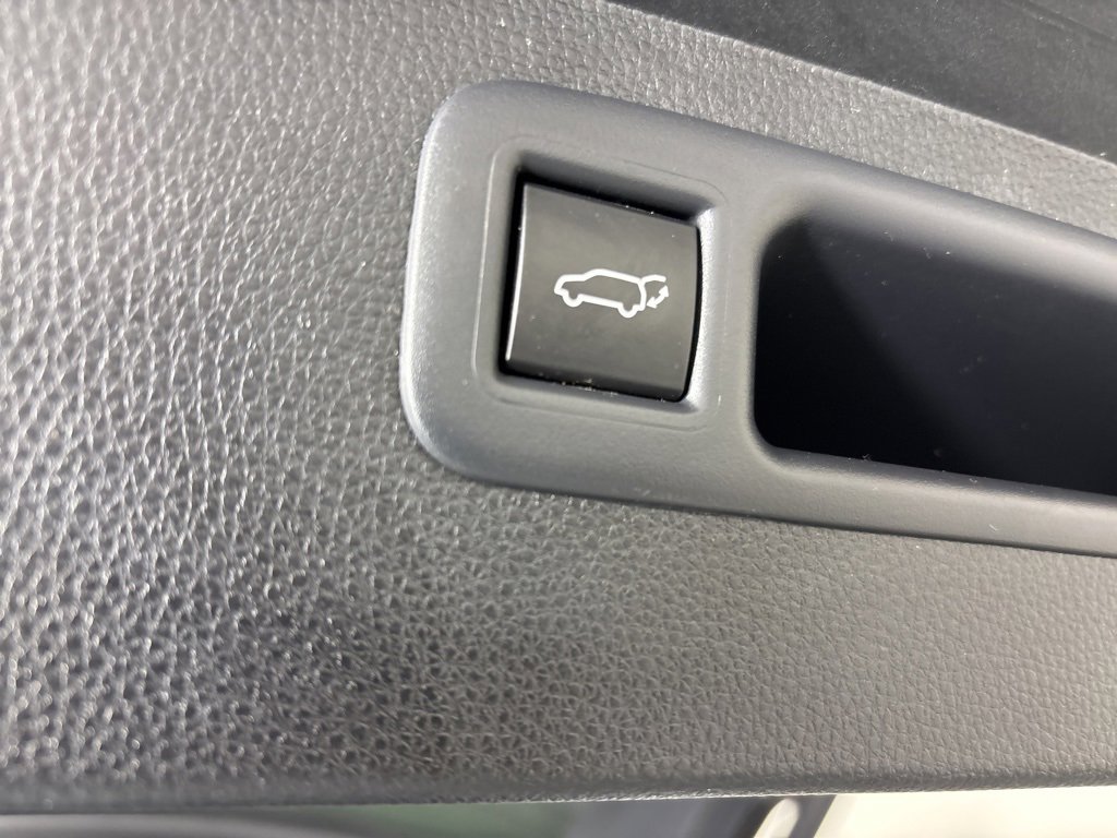 Used 2023 Toyota Highlander XLE image 40