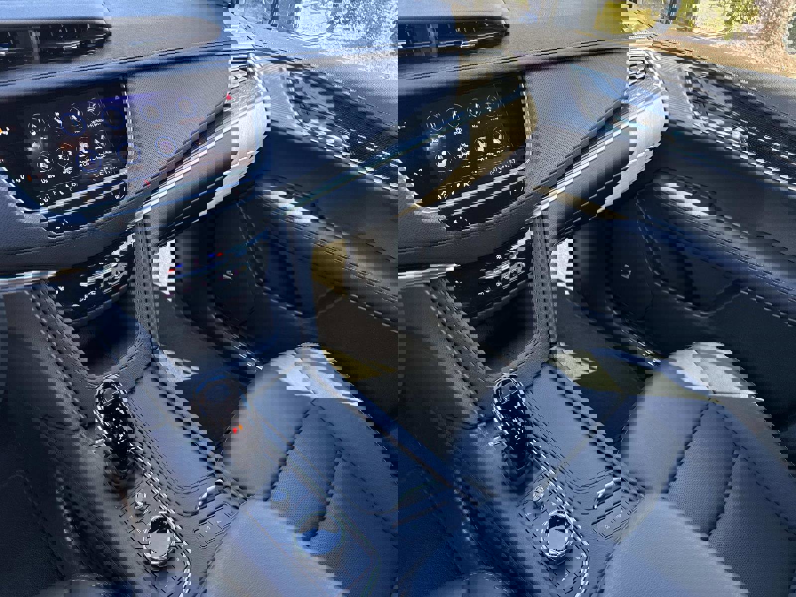 Certified 2025 Cadillac XT5 Premium Luxury image 24