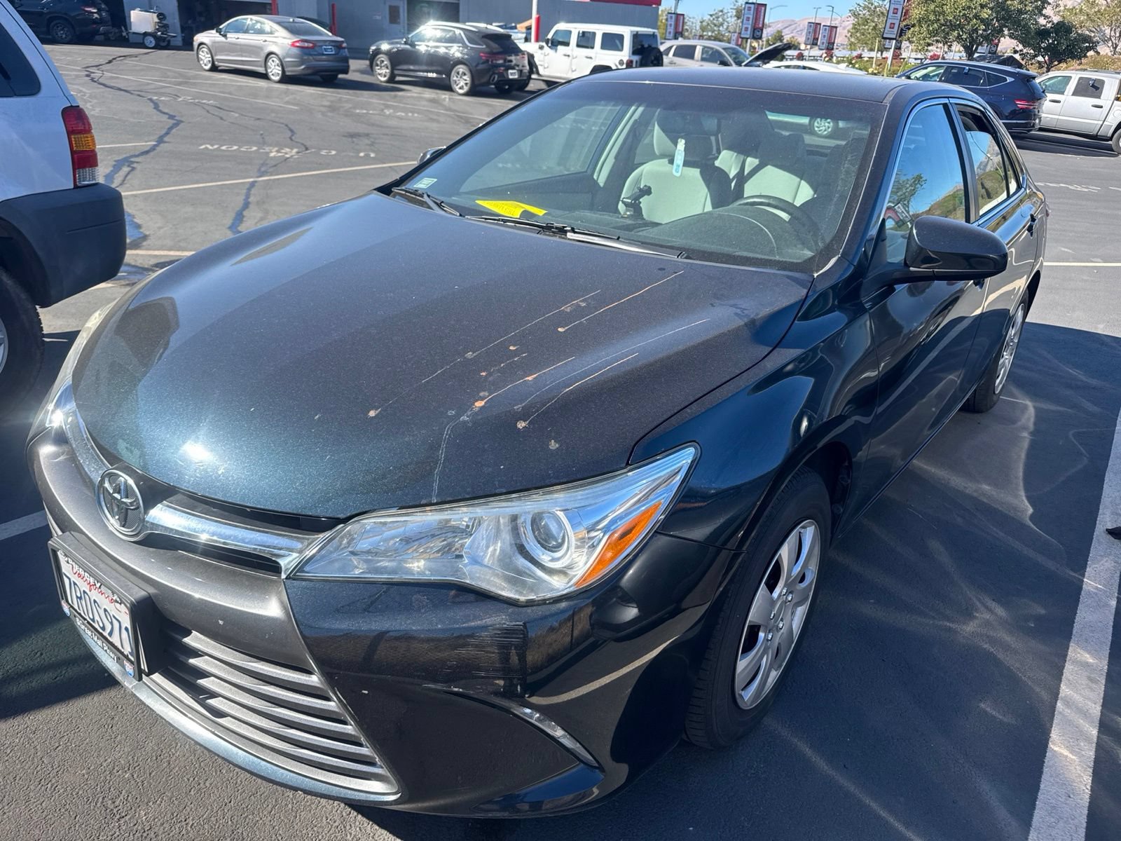 Used 2016 Toyota Camry LE FWD image 3