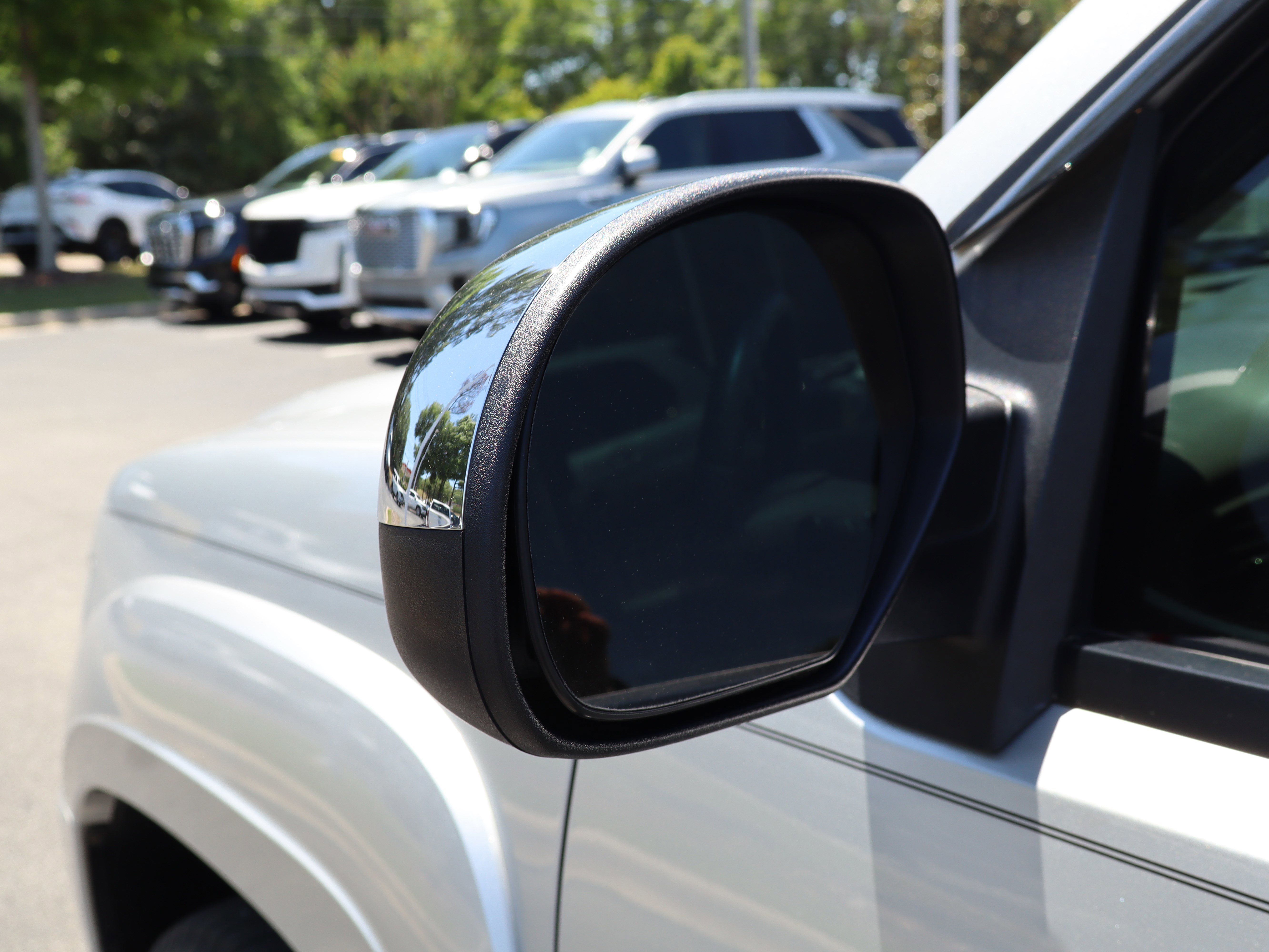 Used 2013 Chevrolet Avalanche LT AWD/4WD image 16