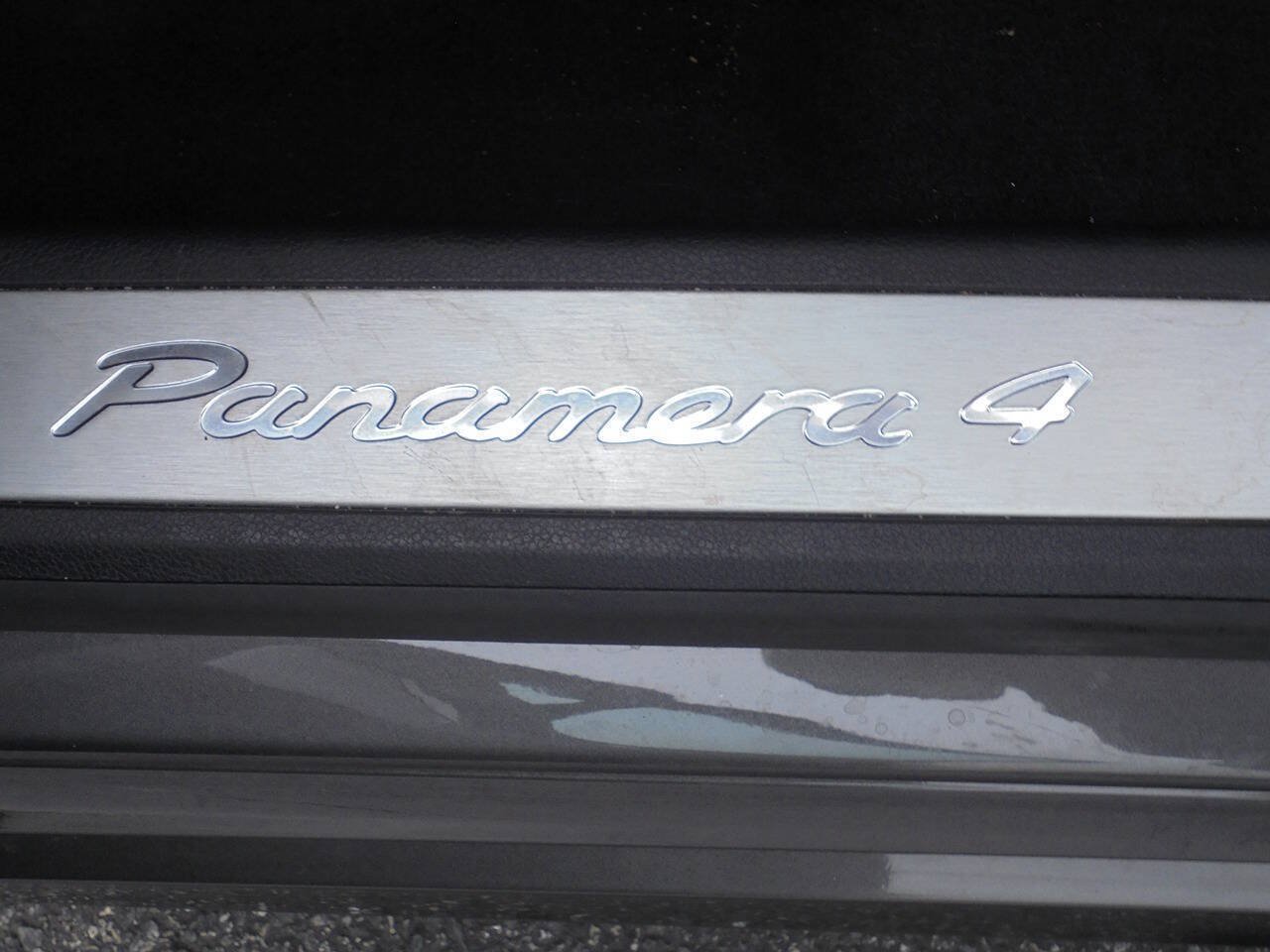 Used 2015 Porsche Panamera 4 AWD/4WD image 23