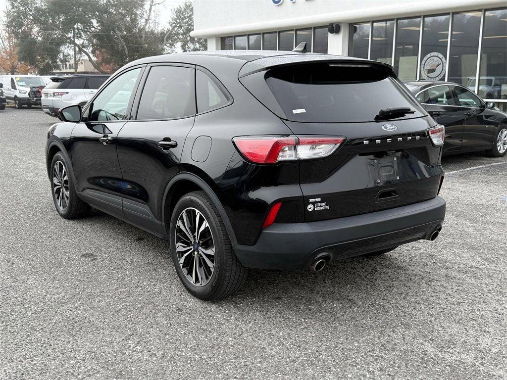 Used 2022 Ford Escape SE w/ SE Sport Appearance Package image 7