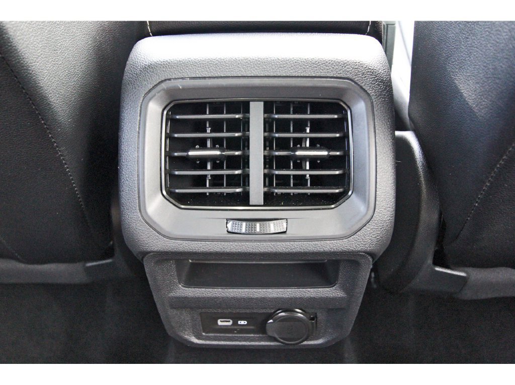 Used 2023 Volkswagen Tiguan SE R-Line FWD image 17