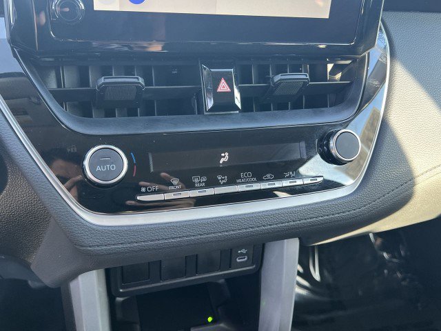 Used 2025 Toyota Corolla Cross LE image 17