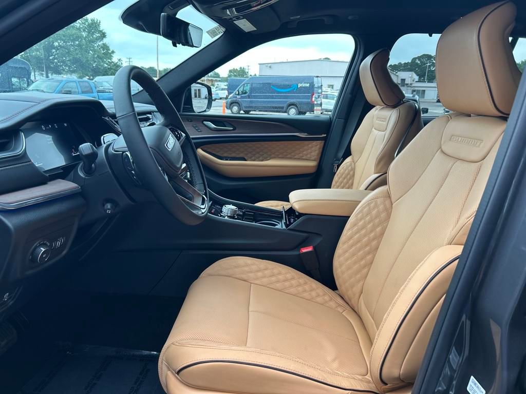 New 2025 Jeep Grand Cherokee Summit w/ Adv Protech Group IV image 21