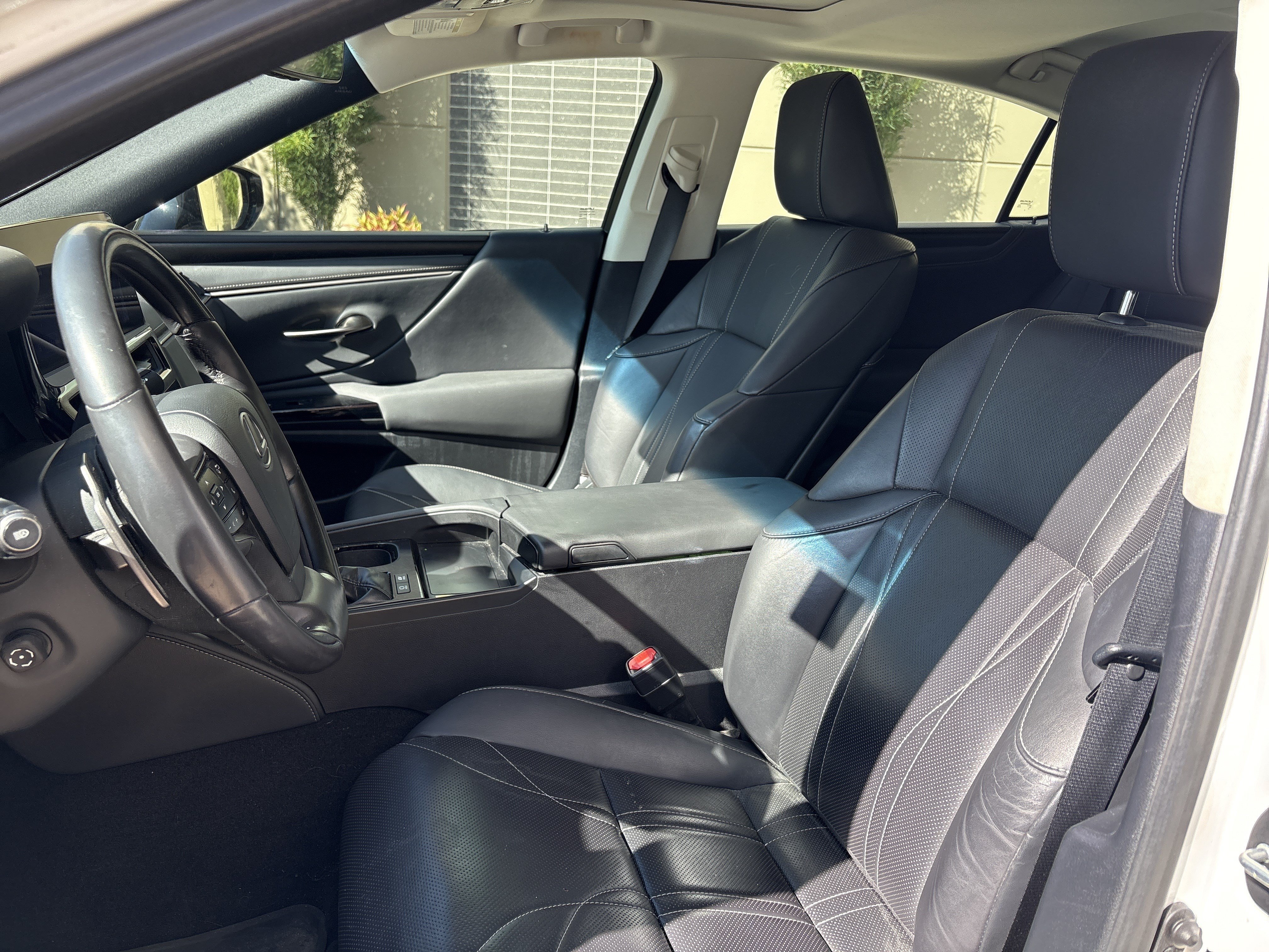 Used 2023 Lexus ES 300h w/ Accessory Package (Z2) FWD image 16