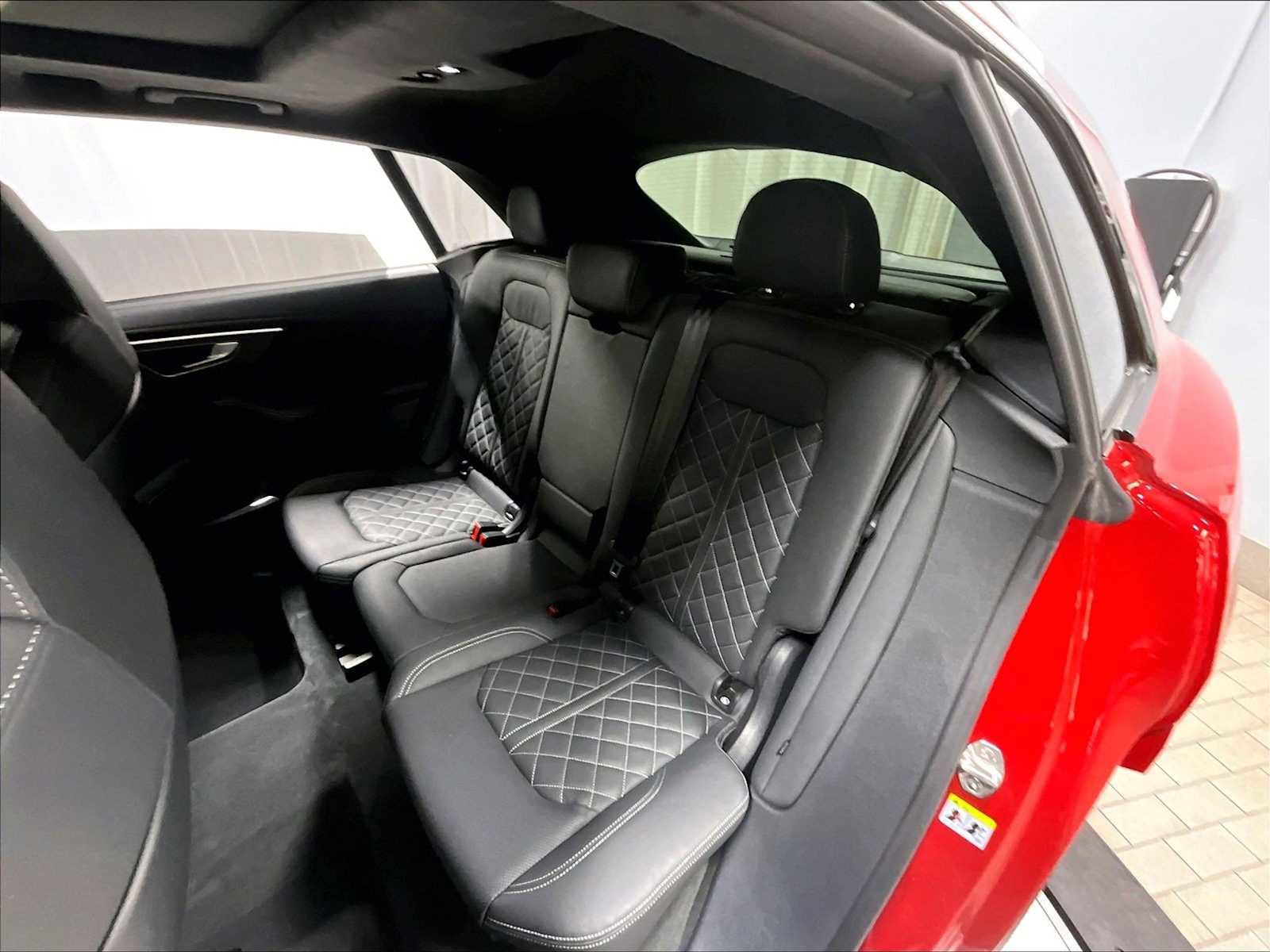 Used 2024 Audi SQ8 Prestige image 31